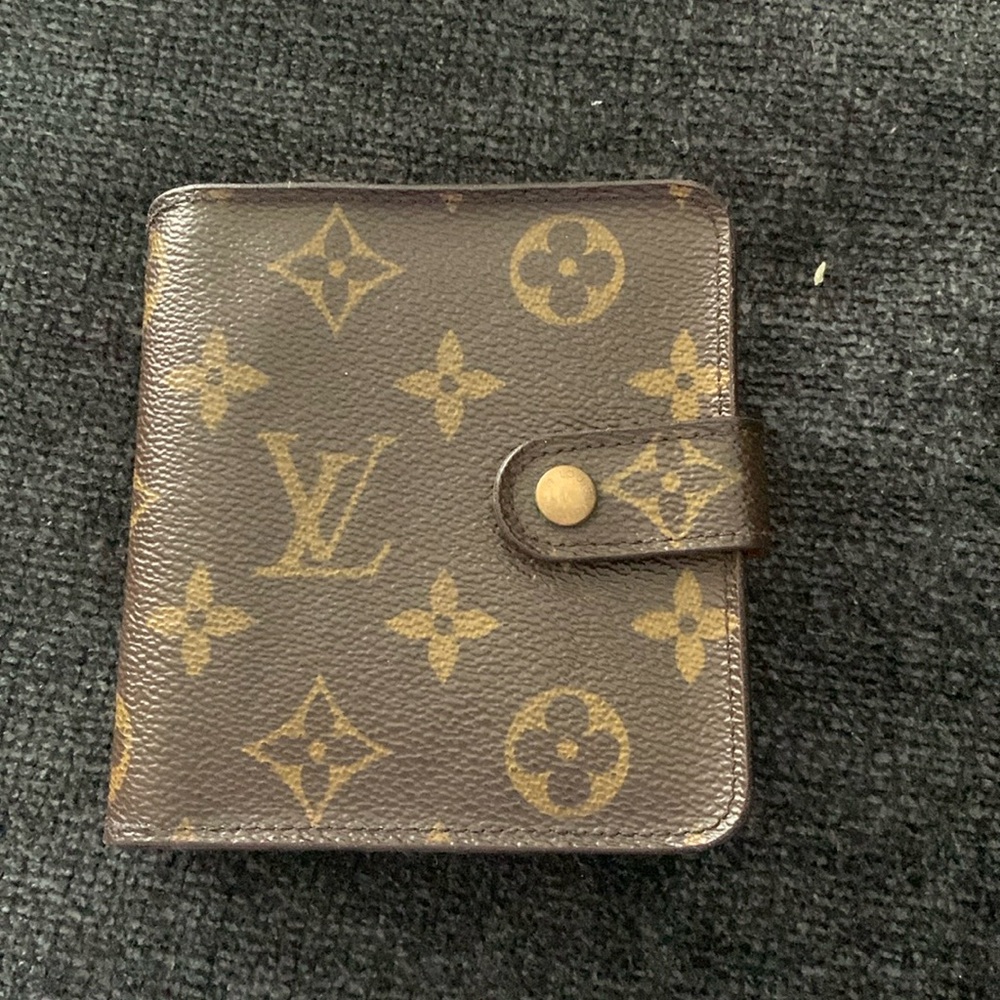 Authentic Vintage Louis Vuitton compact zip monogram PM French Wallet